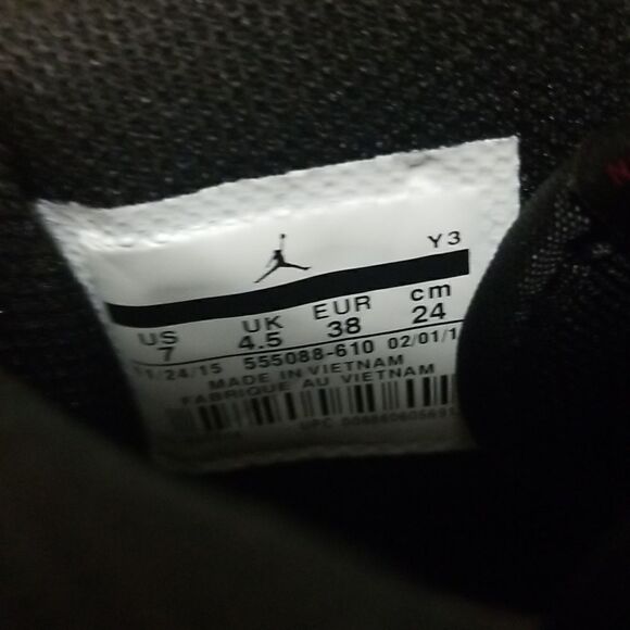 Nike Air Jordan 1 Mid Bred Toe White Fire Red  Wmn's size 7 - Picture 8 of 9